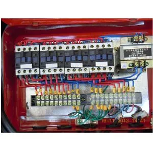 Traatkäigukasti mootorite tõstuk